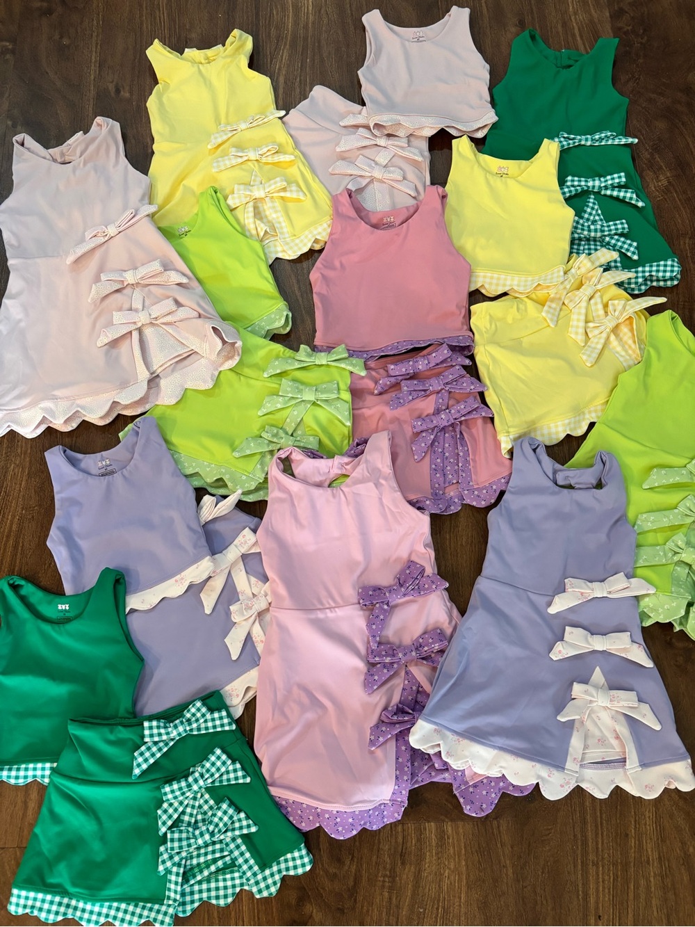 Girls Light Pink Two-Piece Athletic Set with Bows - Picture 2 of 2